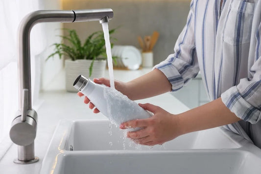 Comment bien entretenir sa gourde (sans te prendre la tête)