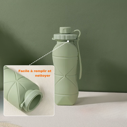 Bouteille Flexi Hydra verte avec ouverture large, mise en avant de sa facilité de remplissage et de nettoyage.