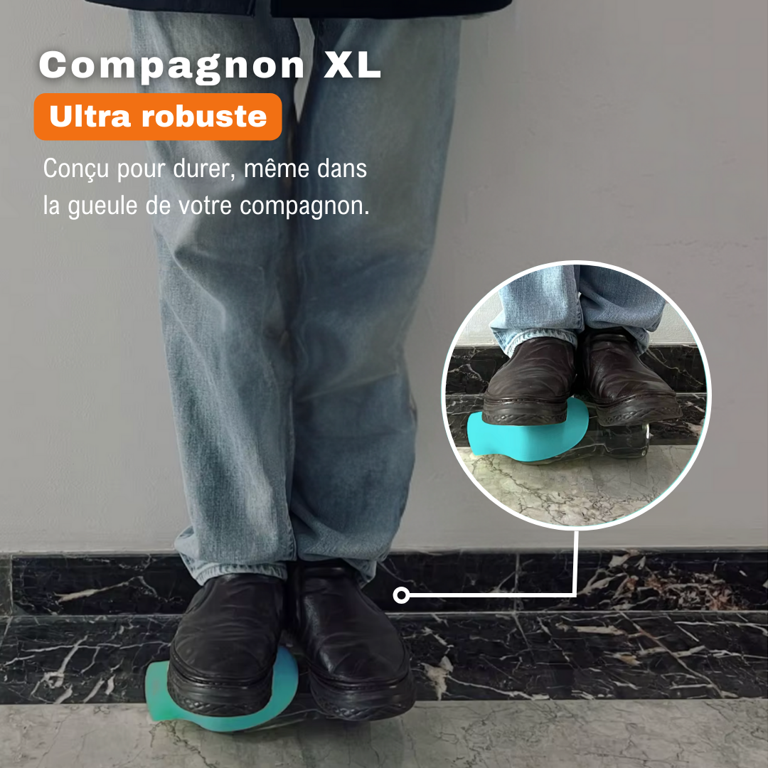 Test de résistance de la gourde Compagnon XL, supportant le poids d’un adulte sans se casser.